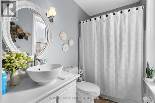 1284 Springbank Avenue, London, ON - Indoor Photo Showing Bathroom