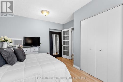 1284 Springbank Avenue, London, ON - Indoor Photo Showing Bedroom