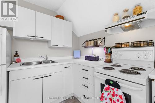 1284 Springbank Avenue, London, ON - Indoor Photo Showing Kitchen With Double Sink