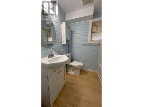 2821 Black Bear  Crescent, Kimberley, BC - Indoor Photo Showing Bathroom