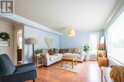 268 Harmony Road, Belleville, ON - Indoor Photo Showing Living Room