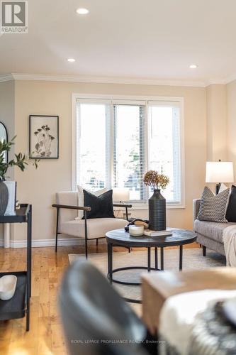 717 Carlisle Street, Cobourg, ON - Indoor Photo Showing Living Room