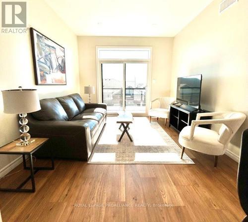 44 Riverstone Way, Belleville, ON - Indoor Photo Showing Living Room