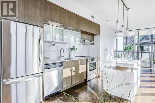 2202 - 110 Charles Street E, Toronto, ON - Indoor Photo Showing Kitchen With Upgraded Kitchen