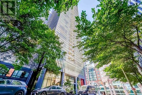 2202 - 110 Charles Street E, Toronto, ON - Outdoor