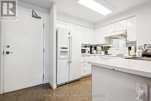 101 - 800 Spadina Road, Toronto, ON - Indoor Photo Showing Kitchen