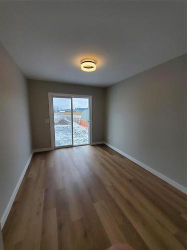 61 Falcon Bay, Ste Anne, MB - Indoor Photo Showing Other Room