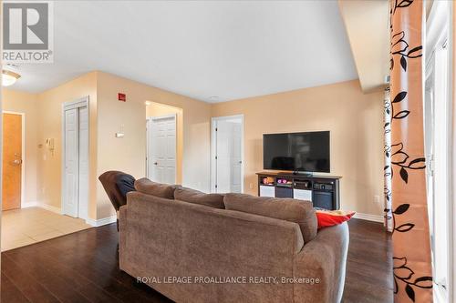 107 - 15 Heartwood Drive, Belleville, ON - Indoor Photo Showing Living Room