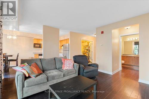 107 - 15 Heartwood Drive, Belleville, ON - Indoor Photo Showing Living Room