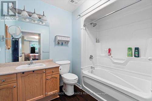 107 - 15 Heartwood Drive, Belleville, ON - Indoor Photo Showing Bathroom