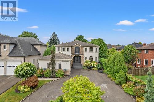 6 Magistrale Court, Richmond Hill, ON - Outdoor With Facade