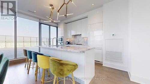 5502 - 50 Charles Street E, Toronto, ON - Indoor Photo Showing Kitchen With Upgraded Kitchen