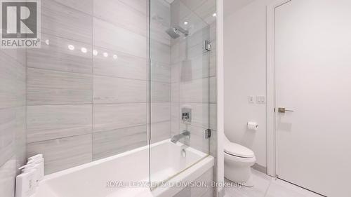 5502 - 50 Charles Street E, Toronto, ON - Indoor Photo Showing Bathroom