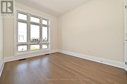 15 Schmeltzer Crescent, Richmond Hill, ON - Indoor Photo Showing Other Room