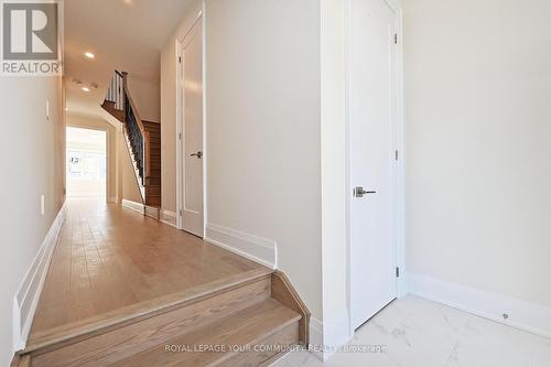 15 Schmeltzer Crescent, Richmond Hill, ON - Indoor Photo Showing Other Room