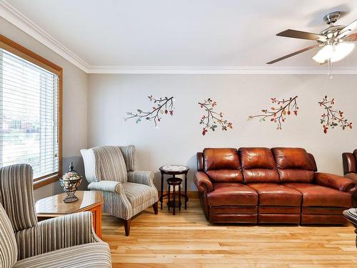 Salon - 10462  - 10464 Rue Chambord, Montréal (Ahuntsic-Cartierville), QC - Indoor Photo Showing Living Room