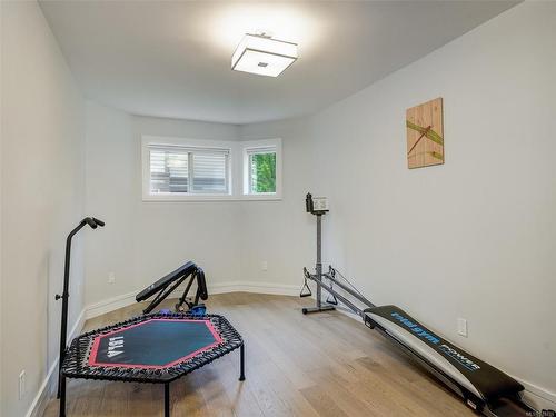 101-141 Bushby St, Victoria, BC - Indoor Photo Showing Gym Room