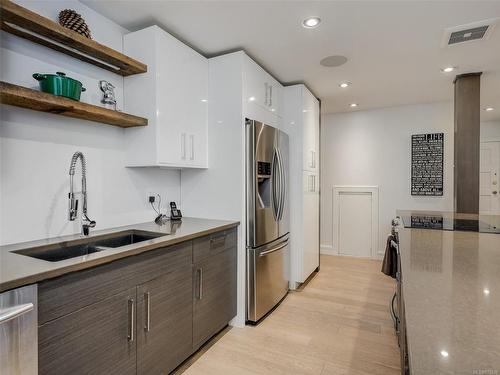 101-141 Bushby St, Victoria, BC - Indoor Photo Showing Kitchen With Stainless Steel Kitchen With Double Sink With Upgraded Kitchen