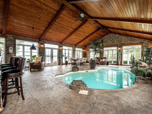 Piscine - 125 Rue Crépin, Salaberry-De-Valleyfield, QC - Indoor Photo Showing Other Room With In Ground Pool