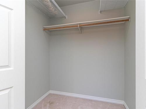 201-321 Mckinstry Rd, Duncan, BC - Indoor With Storage