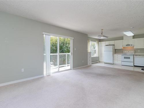 201-321 Mckinstry Rd, Duncan, BC - Indoor Photo Showing Kitchen