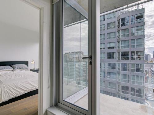 Balcony - 1310-1155 Rue De La Montagne, Montréal (Ville-Marie), QC - Indoor Photo Showing Bedroom