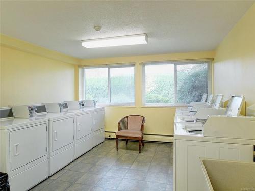 110-2100 Granite St, Oak Bay, BC - Indoor Photo Showing Laundry Room