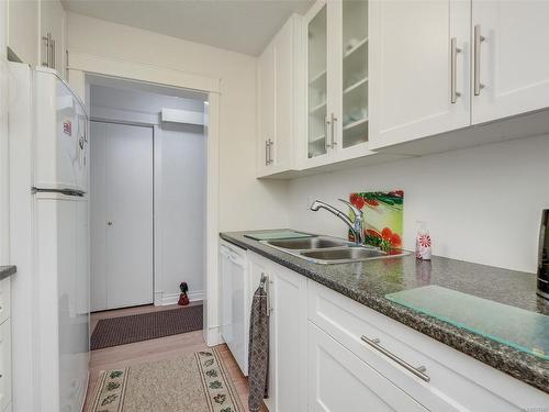 110-2100 Granite St, Oak Bay, BC - Indoor Photo Showing Kitchen With Double Sink