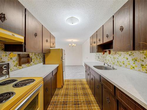 205-305 Michigan St, Victoria, BC - Indoor Photo Showing Kitchen