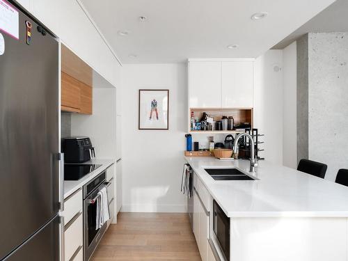 809-989 Johnson St, Victoria, BC - Indoor Photo Showing Kitchen With Double Sink