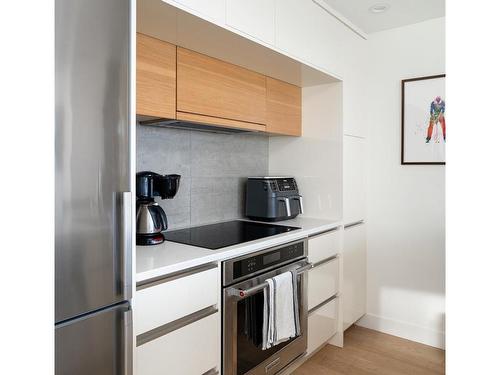 809-989 Johnson St, Victoria, BC - Indoor Photo Showing Kitchen With Stainless Steel Kitchen