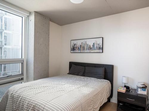 809-989 Johnson St, Victoria, BC - Indoor Photo Showing Bedroom