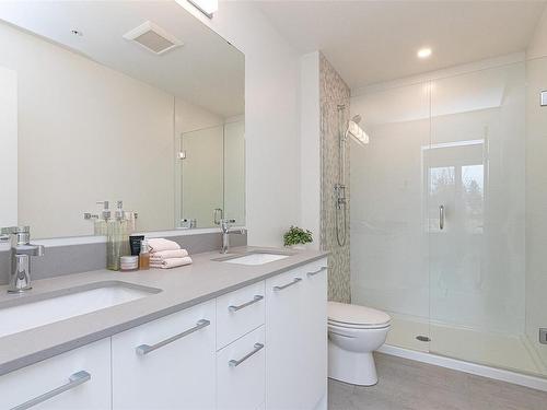 218-960 Reunion Ave, Langford, BC - Indoor Photo Showing Bathroom