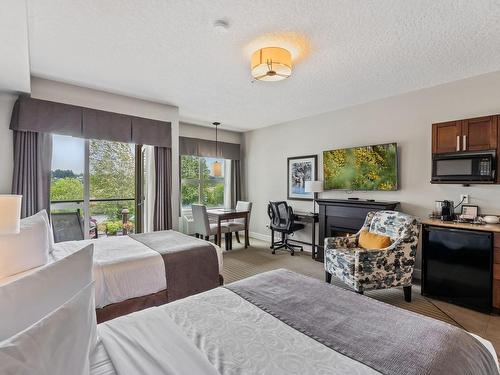 208A-D-1730 Riverside Lane, Courtenay, BC - Indoor Photo Showing Bedroom