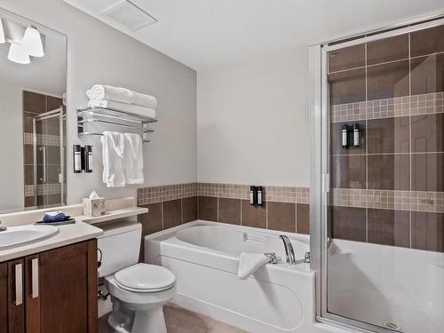 208A-D-1730 Riverside Lane, Courtenay, BC - Indoor Photo Showing Bathroom