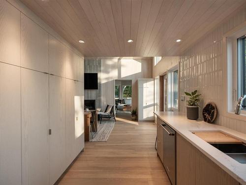 162 Neilsen Lane, Kenora Unorganized, ON - Indoor Photo Showing Kitchen