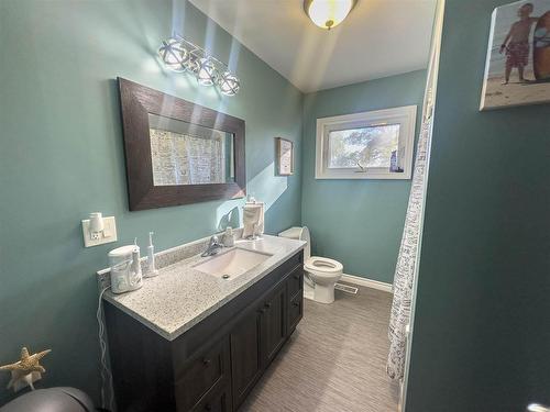 108 Renison Street, Nipigon, ON - Indoor Photo Showing Bathroom