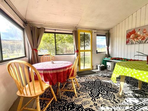 4322 Yellowhead Hwy, Barriere, BC - Indoor Photo Showing Dining Room