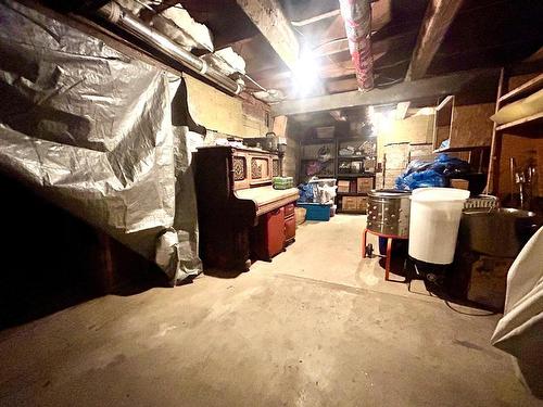 4322 Yellowhead Hwy, Barriere, BC - Indoor Photo Showing Basement