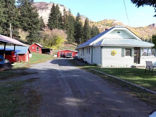 4322 Yellowhead Hwy, Barriere, BC - Outdoor