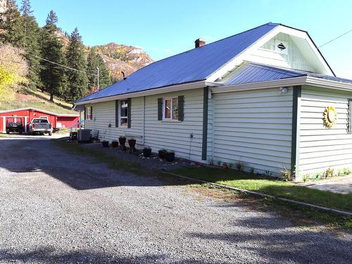 4322 Yellowhead Hwy, Barriere, BC - Outdoor