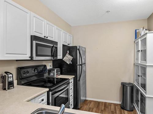 311-1120 Hugh Allan Drive, Kamloops, BC - Indoor Photo Showing Kitchen