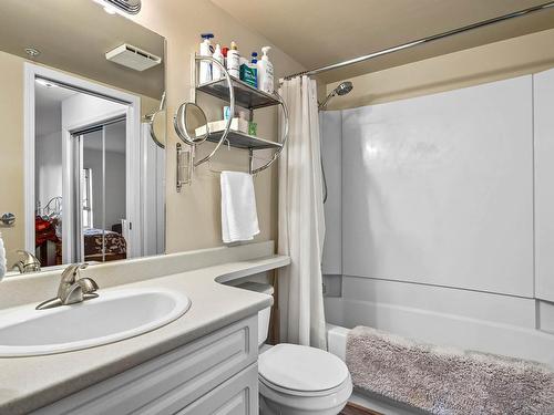 311-1120 Hugh Allan Drive, Kamloops, BC - Indoor Photo Showing Bathroom