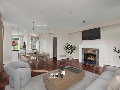 40-175 Holloway Drive, Kamloops, BC - Indoor Photo Showing Living Room With Fireplace