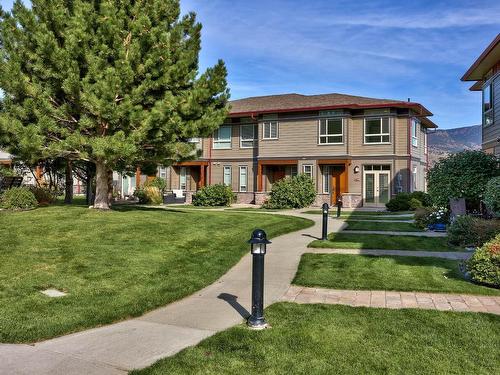 40-175 Holloway Drive, Kamloops, BC - Outdoor With Facade