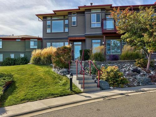 40-175 Holloway Drive, Kamloops, BC - Outdoor With Facade