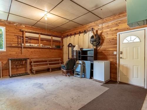 3330 Westsyde Rd, Kamloops, BC - Indoor Photo Showing Other Room