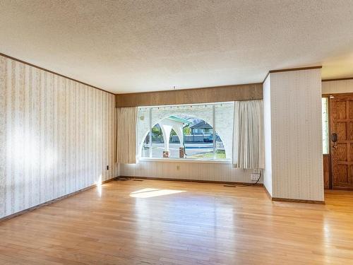 3330 Westsyde Rd, Kamloops, BC - Indoor