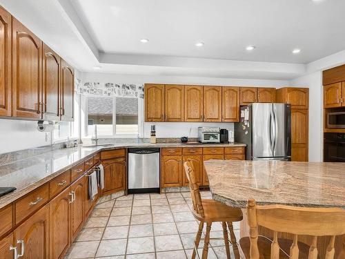 6394 Barnhartvale Road, Kamloops, BC - Indoor Photo Showing Kitchen