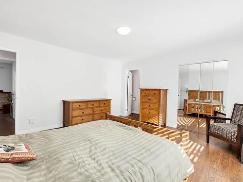 6394 Barnhartvale Road, Kamloops, BC - Indoor Photo Showing Bedroom